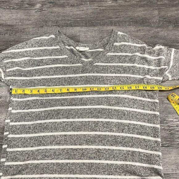 Korye Gray Striped long sleeve high low tunic sweater Women's Top - s - Picture 5 of 6